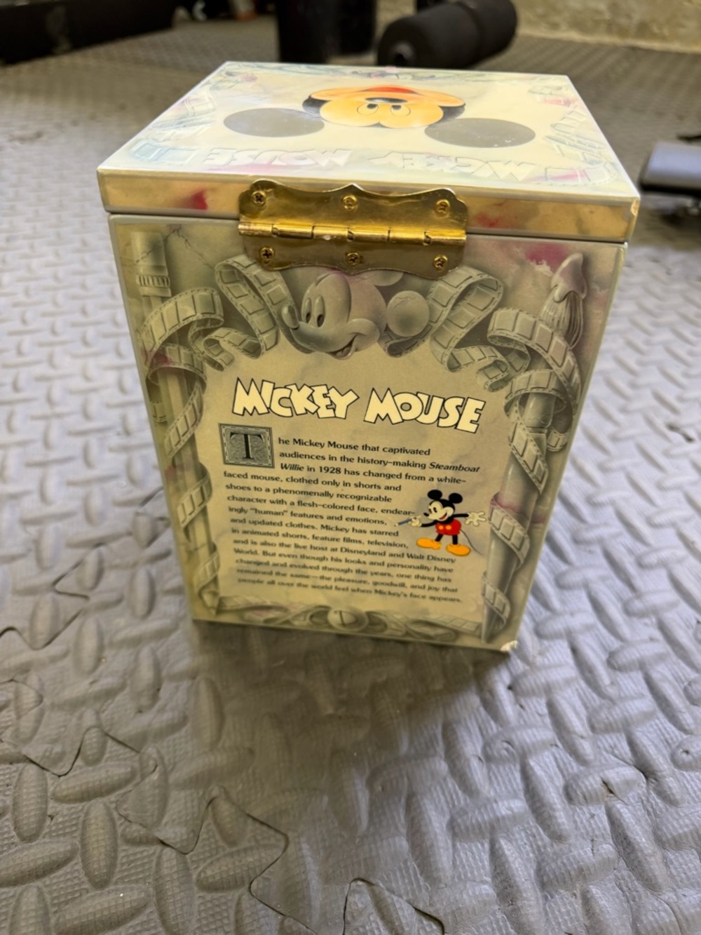 Walt Disney’s Mickey Mouse Limited Edition Musical Jack-In-The-Box - Picture 5 of 12